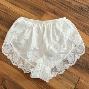 For Love and Lemons She Sells Sea Shells Short XXS White